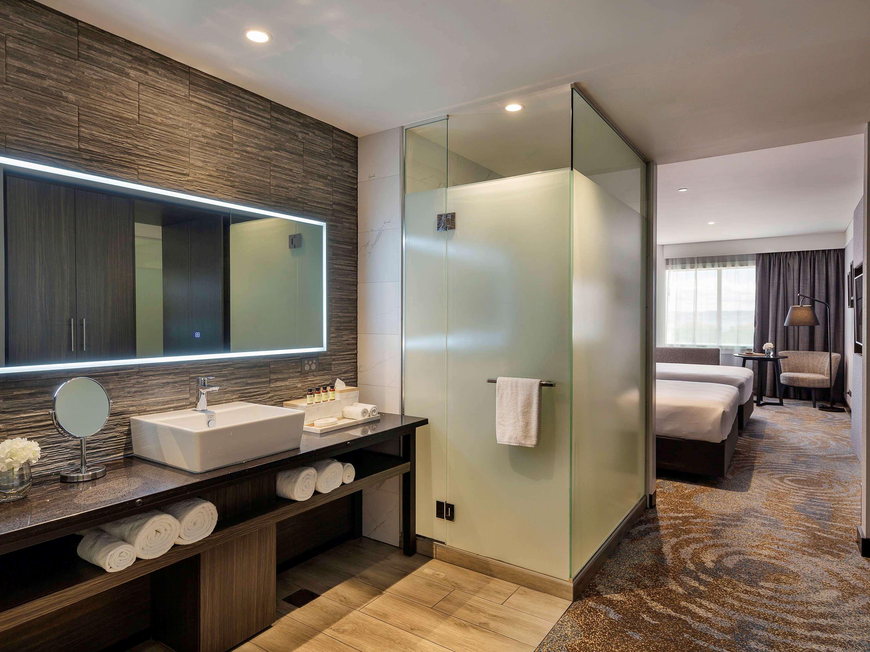 Pullman Rotorua Otel Dış mekan fotoğraf A bathroom at the hotel