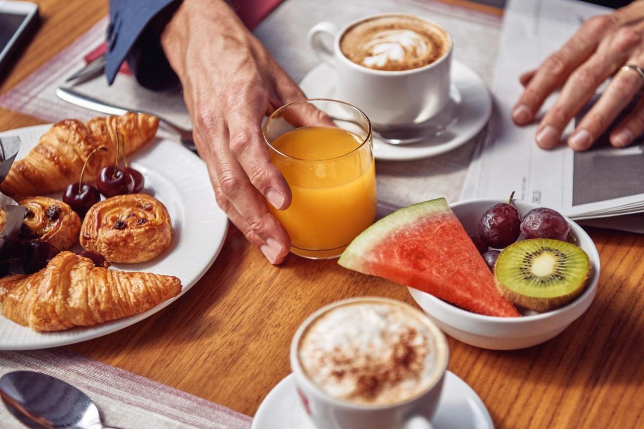 Pullman Rotorua Otel Dış mekan fotoğraf A continental breakfast